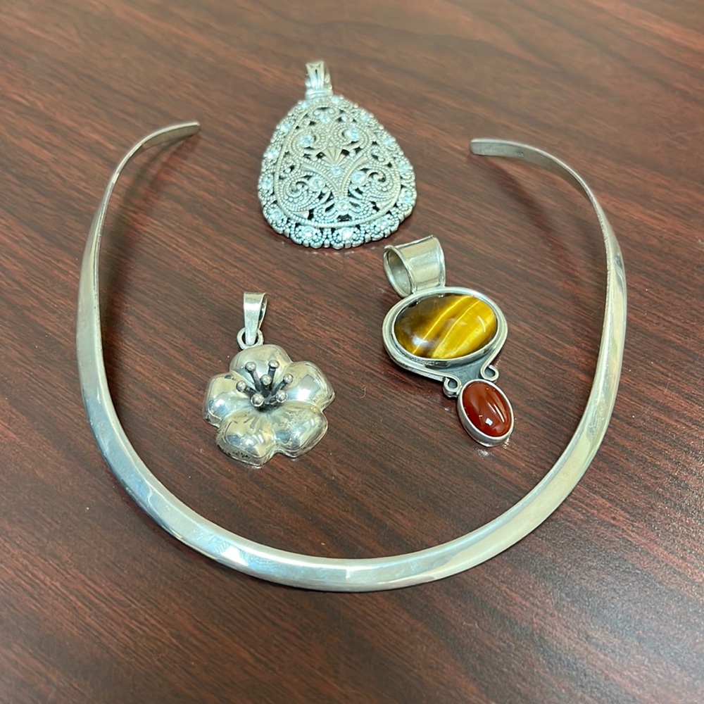 Mexico .925  stamped pendants and collar necklace set